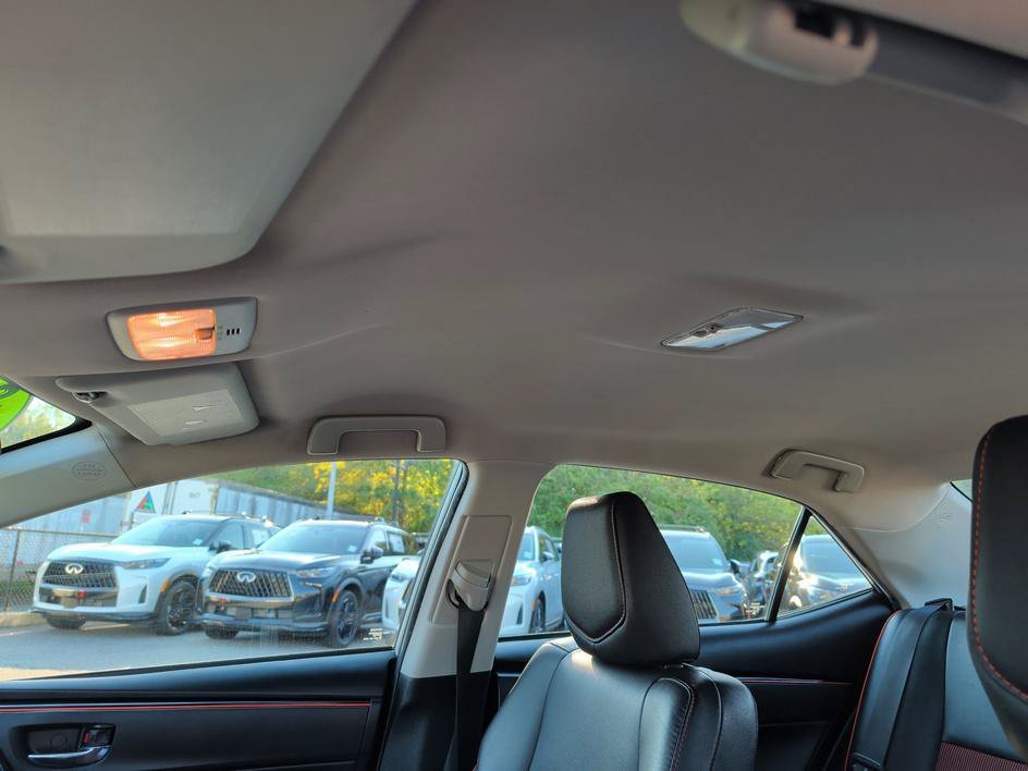 Used 2018 Classic Silver Metallic Toyota SE image 27
