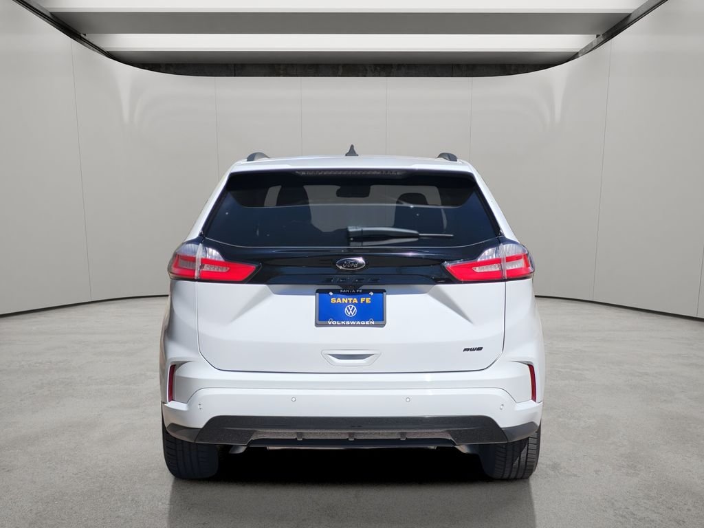 Used 2022 Oxford White Ford SE image 2