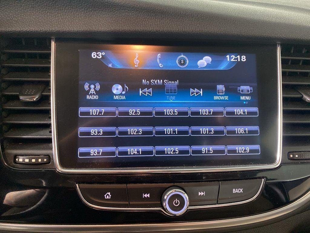 Used 2017 Summit White Buick Essence image 17