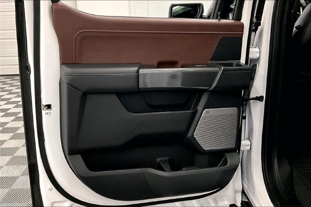 Used 2022 Oxford White Ford Lariat image 23