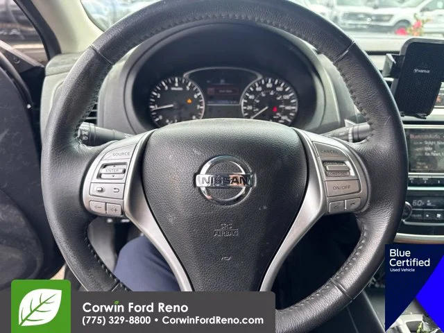 Used 2017 Super Black Clearcoat Nissan 2.5 SV image 15