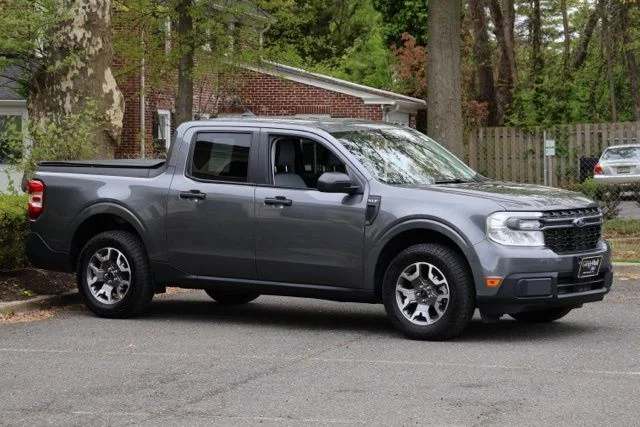 Used 2024 Gray Metallic Ford XLT image 3