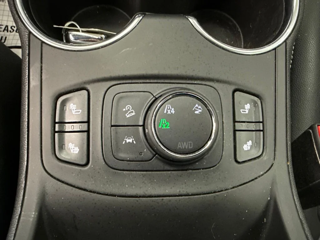 Used 2023 Red GMC SLT image 32