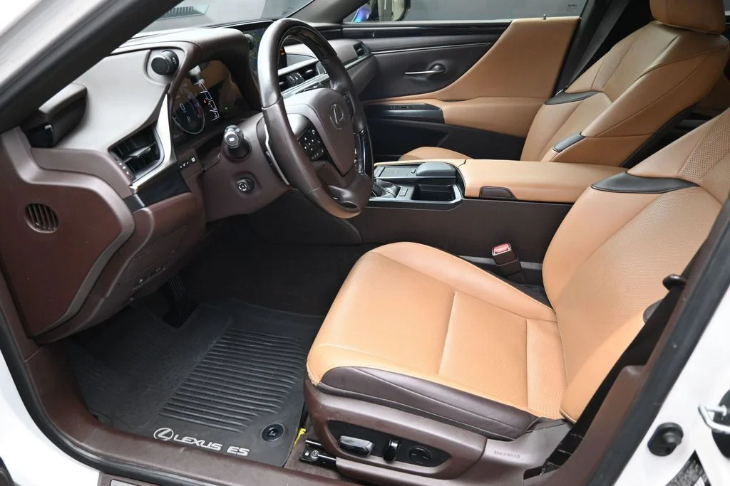 Used 2021 White Lexus 350 image 20