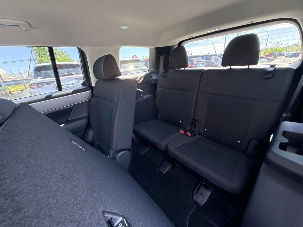 New 2026 White Hyundai SE AWD image 23