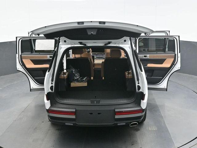 New 2027 White Hyundai Limited AWD image 27