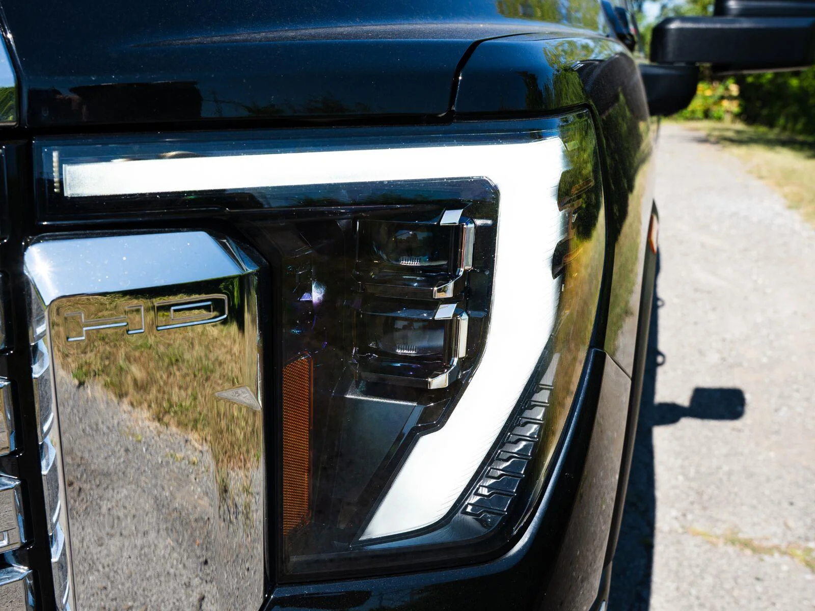 Used 2025 Onyx Black GMC Denali image 10