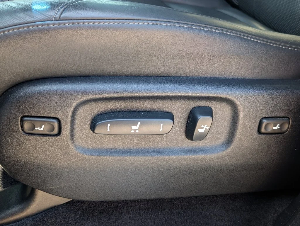 Used 2018 Silver Lexus 570 image 32
