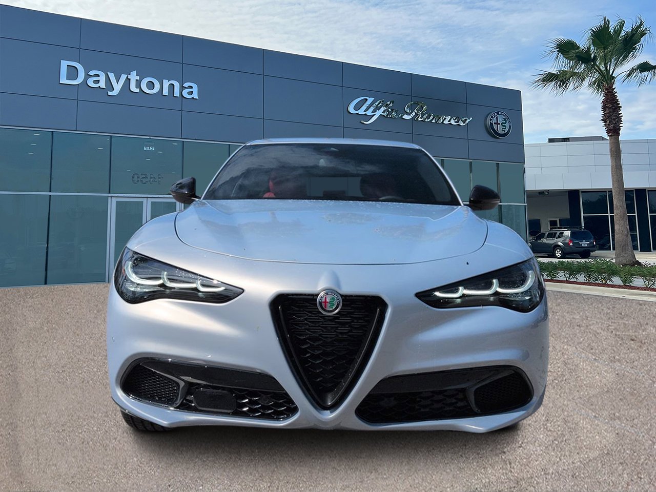 New 2026 Moonlight Gray Metallic Alfa Romeo  image 8