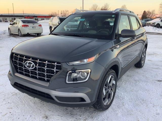 2026 Hyundai Venue SEL w/ 2-Tone Roof IVT's photo