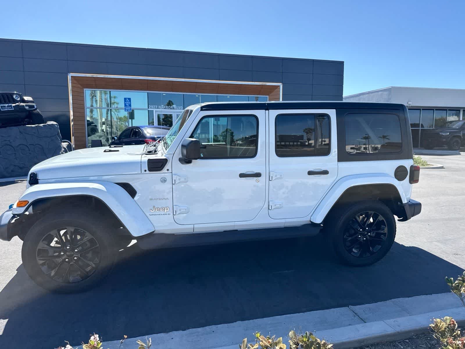 Used 2023 Bright White Clearcoat Jeep Sahara image 19