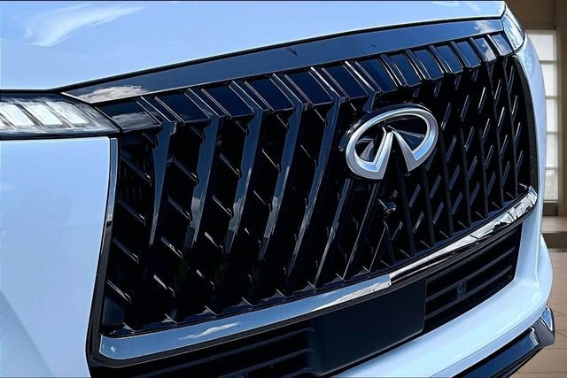 New 2027 2T RADIANT WHIT INFINITI SPORT image 29