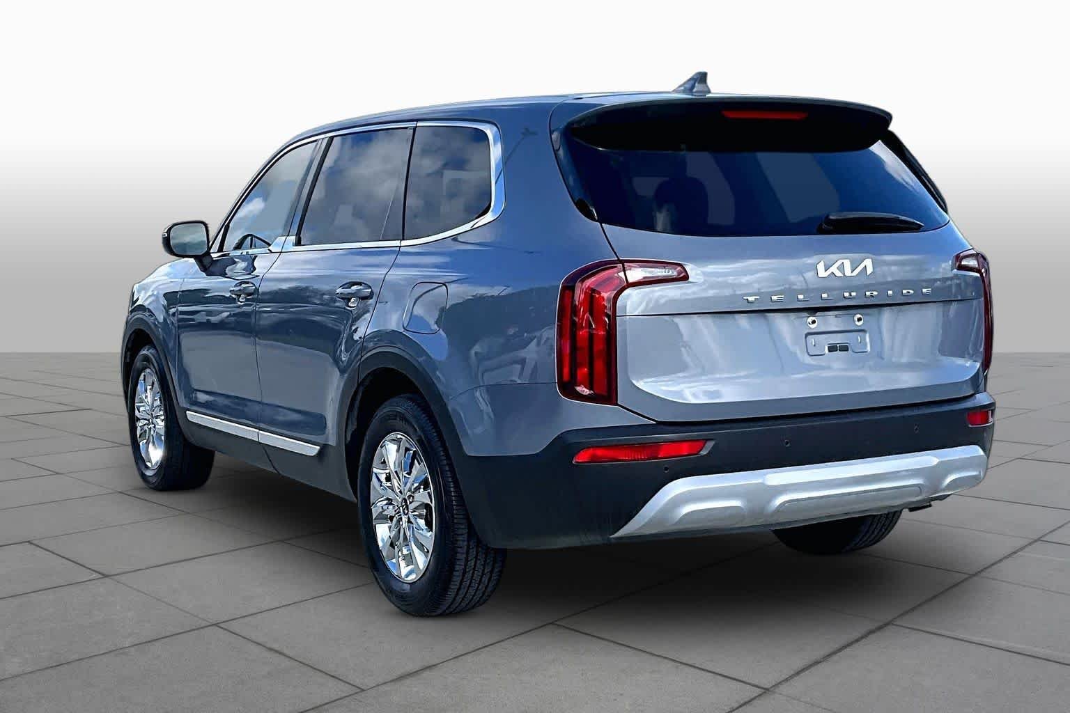 Used 2022 Everlasting Silver Kia LX image 11
