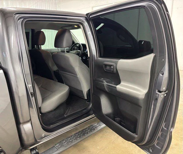 Used 2021 MAGNETIC GRAY MET. Toyota  image 19