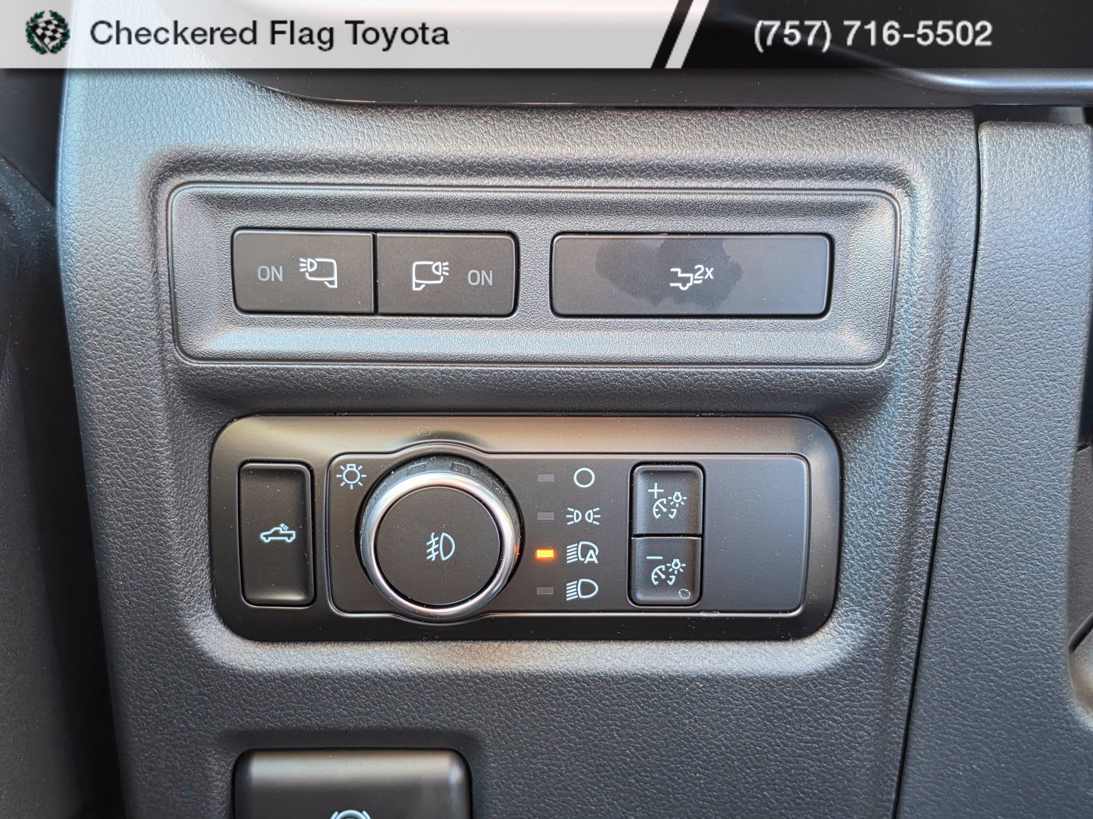 Used 2024 Iconic Silver Metallic Ford XLT image 12