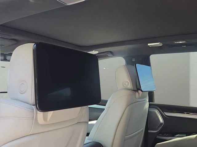 2026 Cadillac Escalade Platinum Luxury - Photo 14