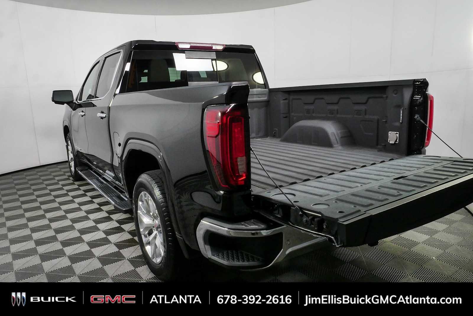 Used 2020 Onyx Black GMC SLT image 32