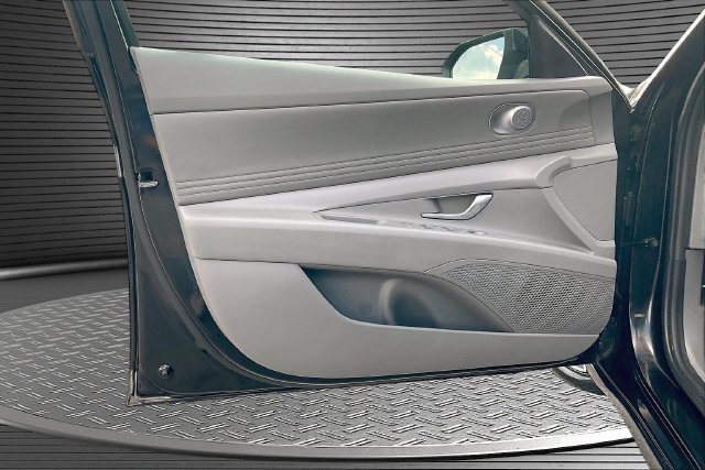 2025 Hyundai Elantra SEL - Photo 22