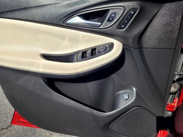 Used 2022 Red Buick Essence image 14