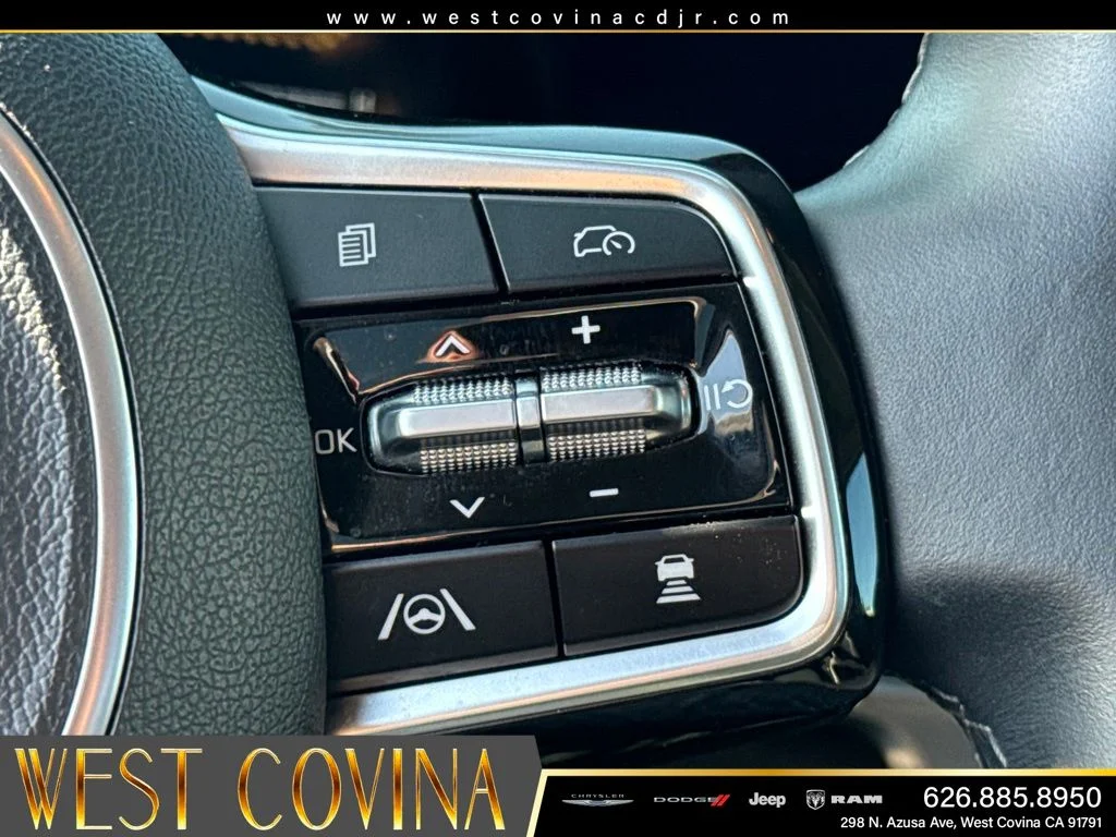 Used 2024 White Kia S image 26