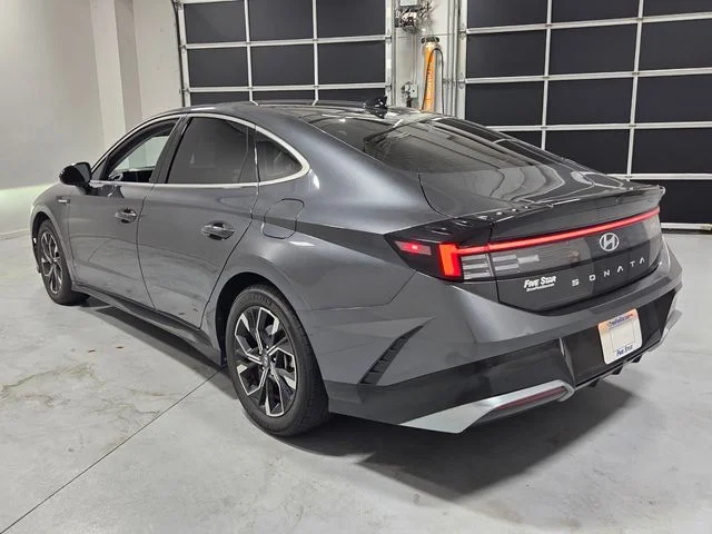 Used 2024 Gray Hyundai SEL image 9