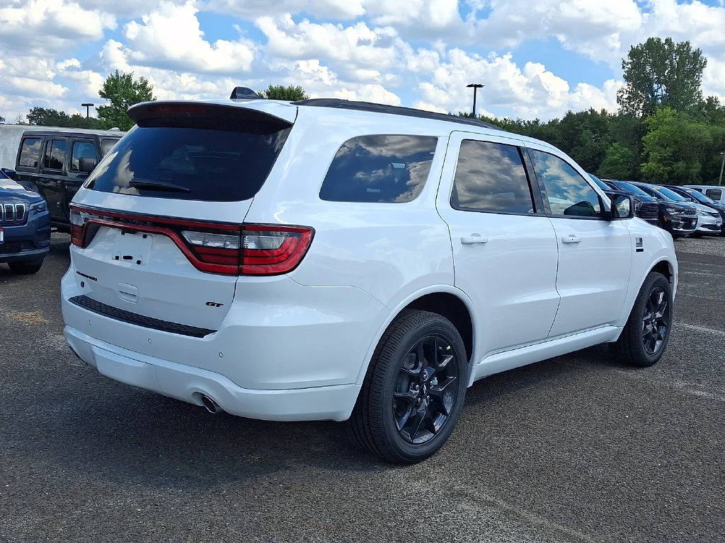 New 2026 White Knuckle Clear-Coat Exterior Paint Dodge GT Plus America 250 Edition image 8