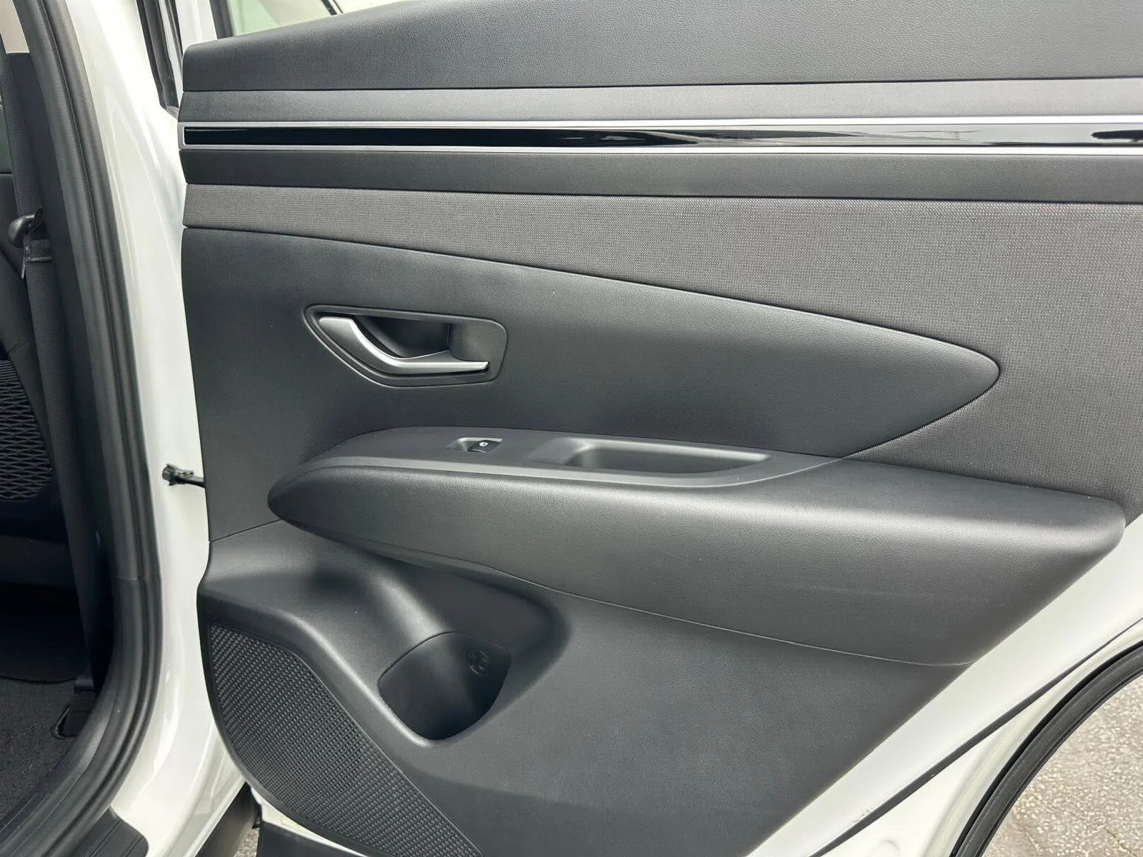 Used 2023 Serenity White Pearl Hyundai SEL image 17