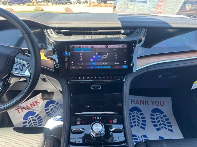 New 2027 White/off-white Jeep Summit image 14