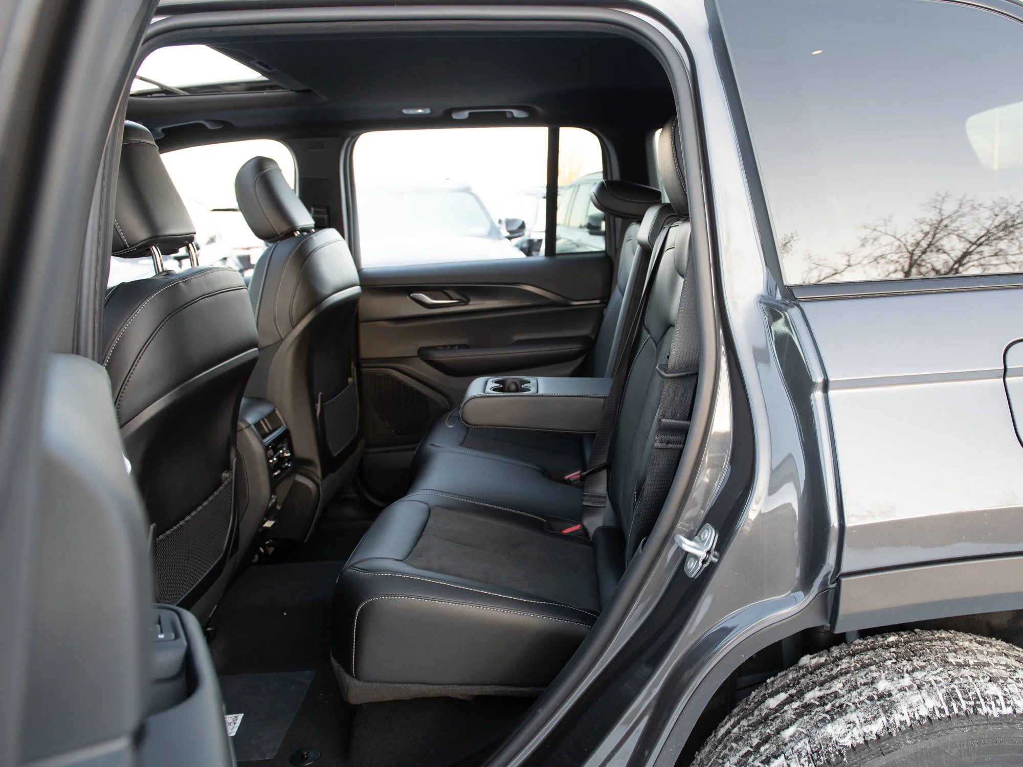 New 2025 Grey Jeep Altitude* image 20
