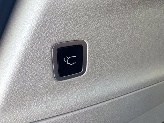 Used 2023 Blue Chrysler Touring L image 21