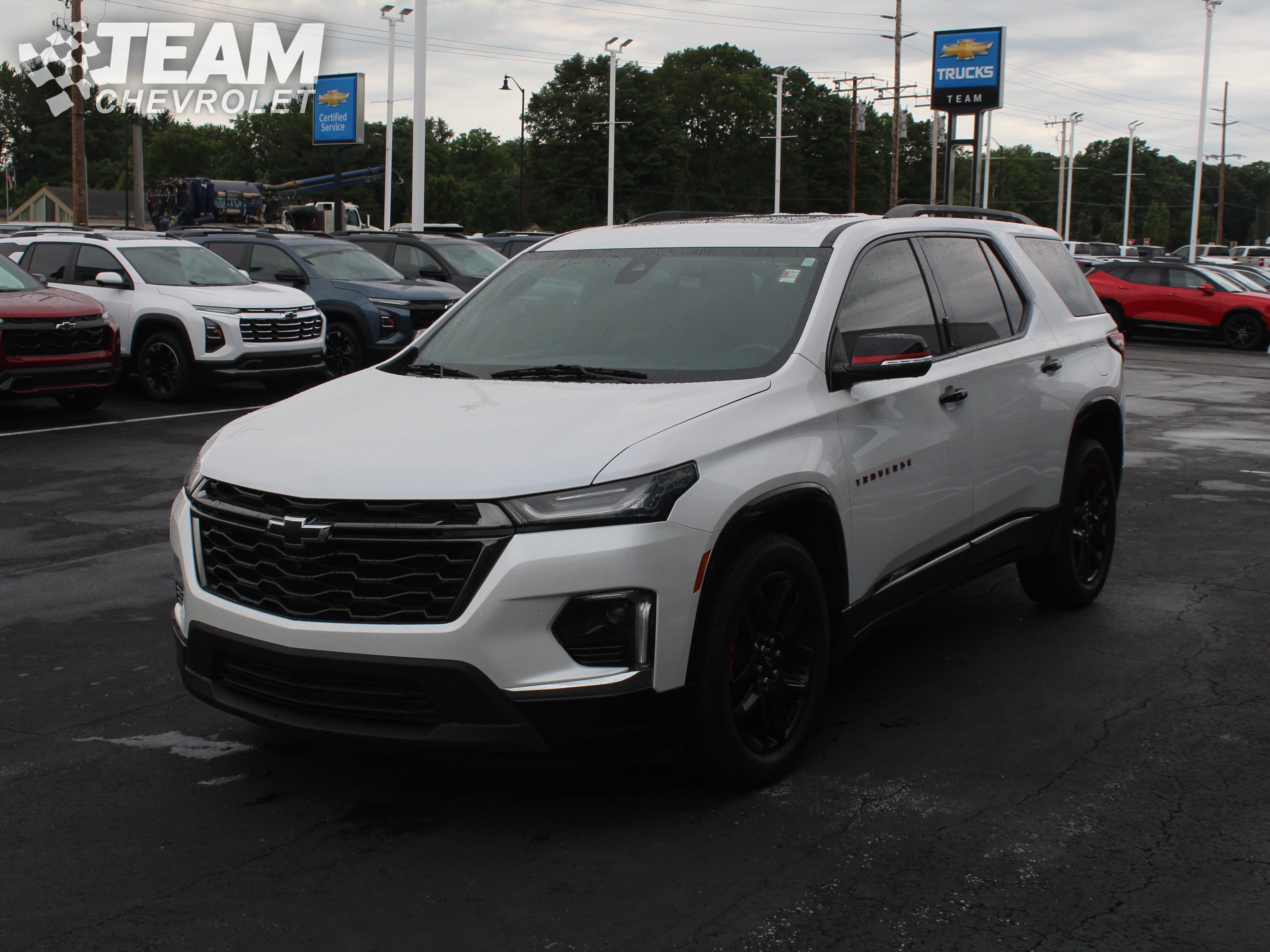 Used 2022 Iridescent Pearl Tricoat Chevrolet Premier image 8