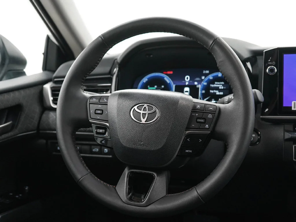 Used 2026  Toyota LE image 14