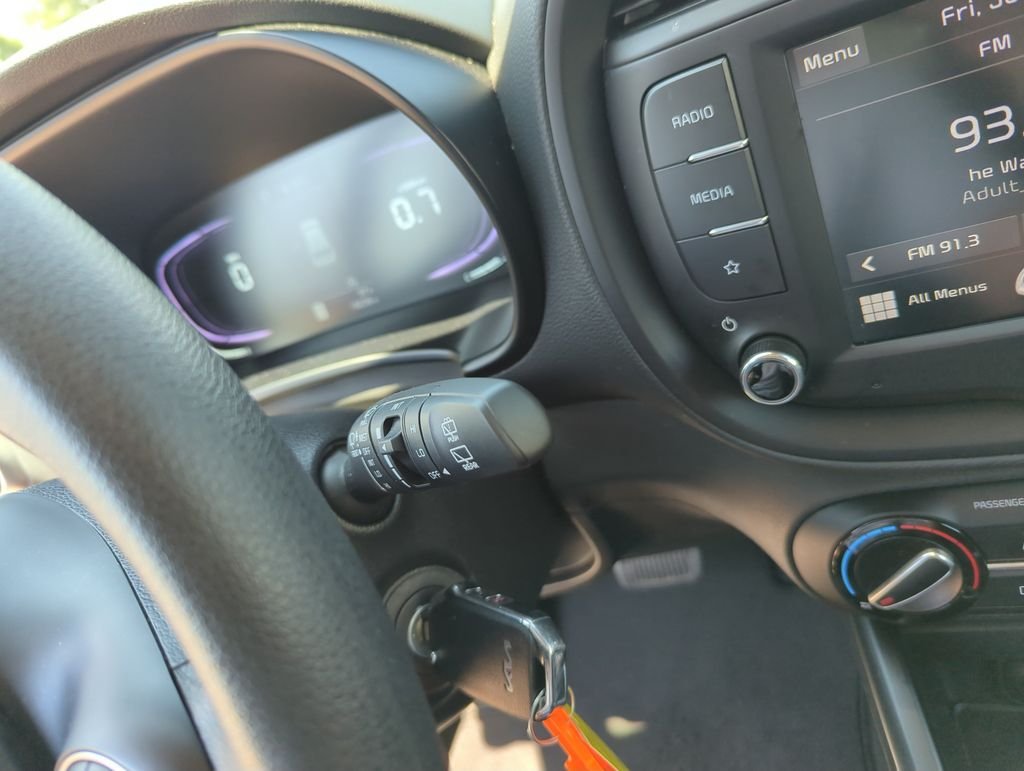 Used 2025  Kia LX image 24