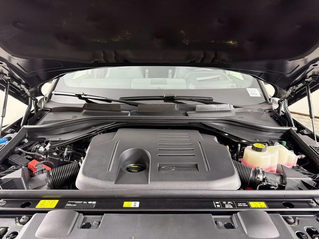 New 2026 Carpathian Grey Land Rover Dynamic SE image 32