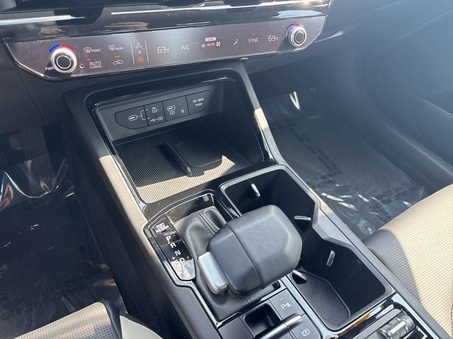 Certified Used 2025 Snow White Pearl Kia GT-Line image 28