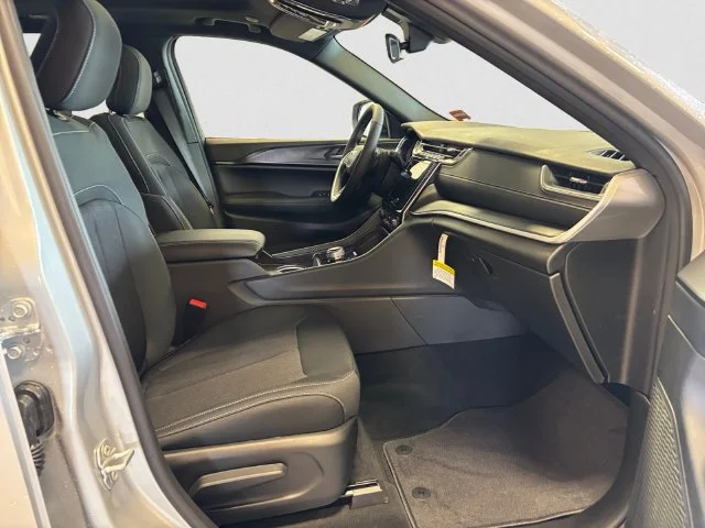 New 2026 Silver Jeep Laredo X image 15