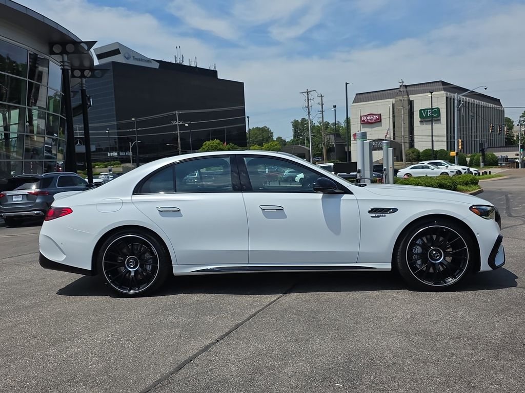 New 2026 MANUFAKTUR Moonlight White Magno Mercedes-Benz E 53 AMG® image 6