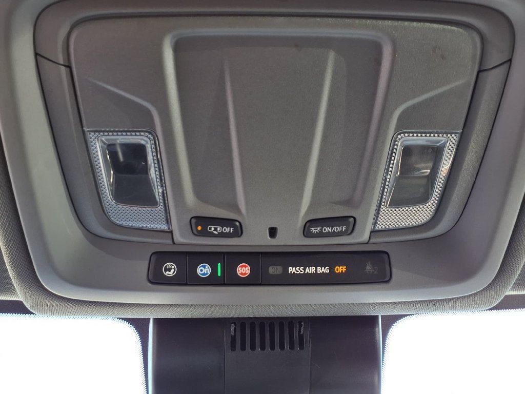 Used 2024 Onyx Black GMC Elevation image 12