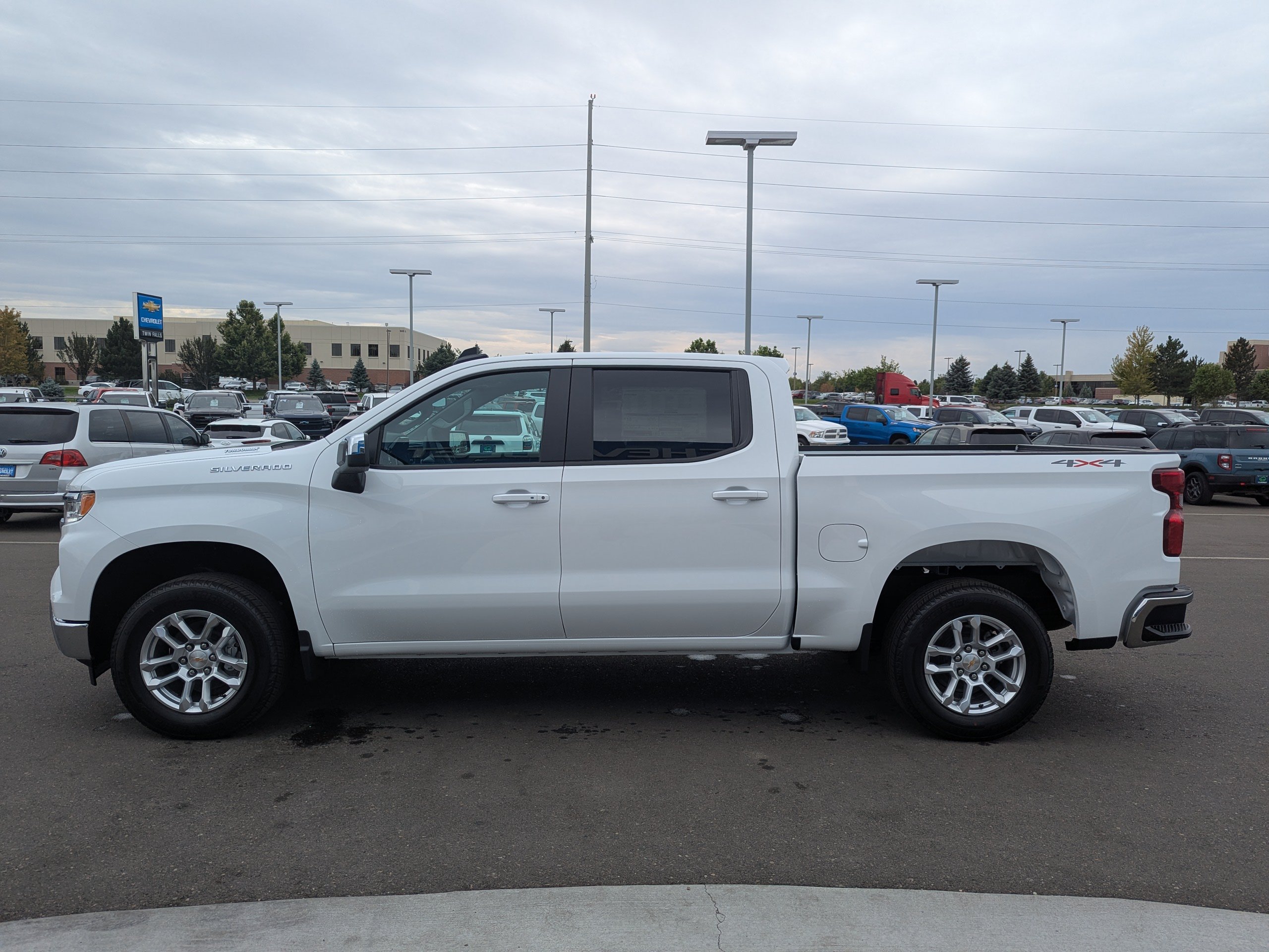 2026 Chevrolet Silverado 1500 LT - Photo 7