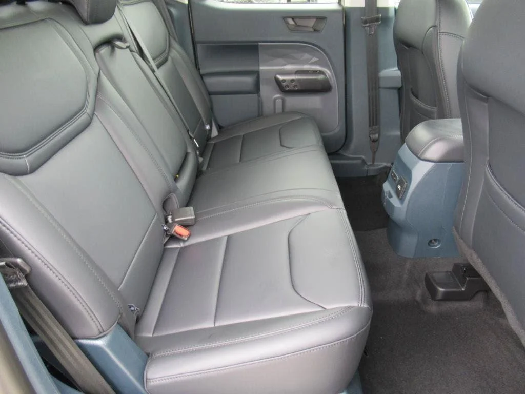 New 2025 Desert Sand Ford Lariat® image 30