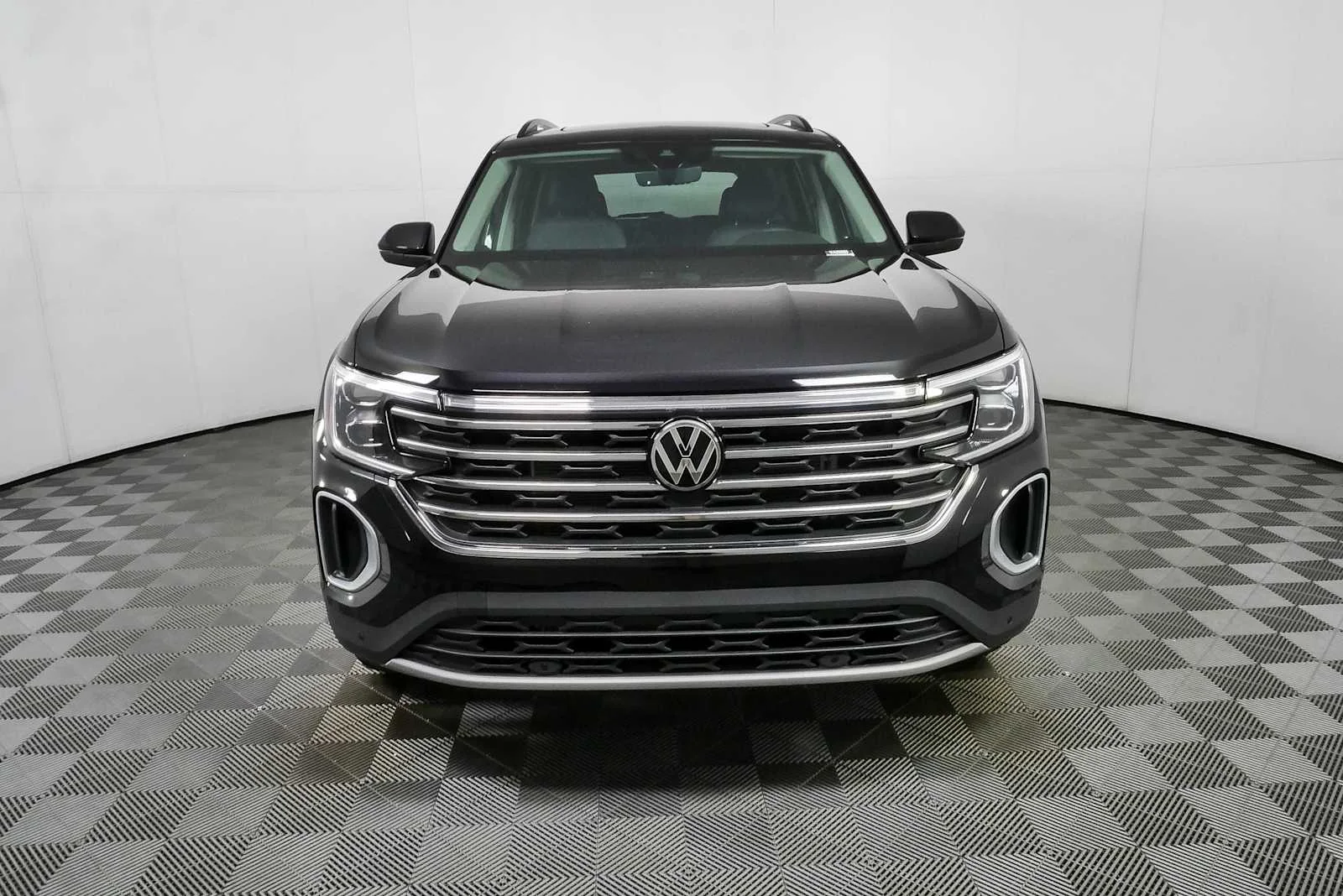 New 2026 Deep Black Pearl Volkswagen 2.0T SE w/Technology image 36