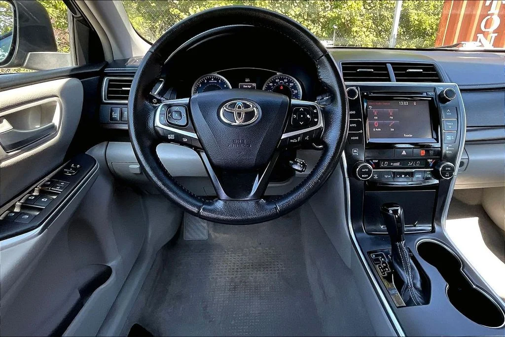 Used 2016 Black Toyota XLE image 4