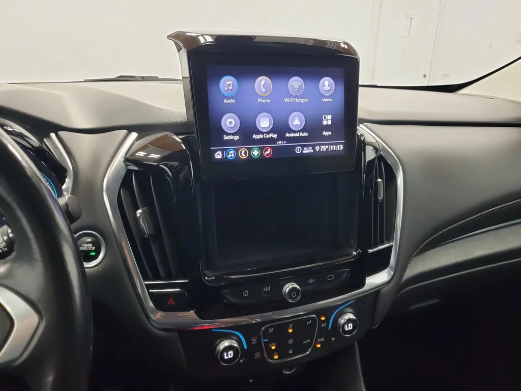 Used 2020 SUMMIT WHITE Chevrolet LT Cloth image 22
