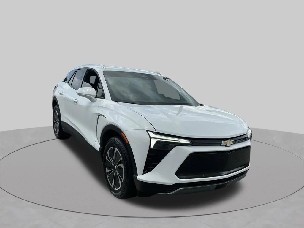 Used 2024 White Chevrolet LT image 20