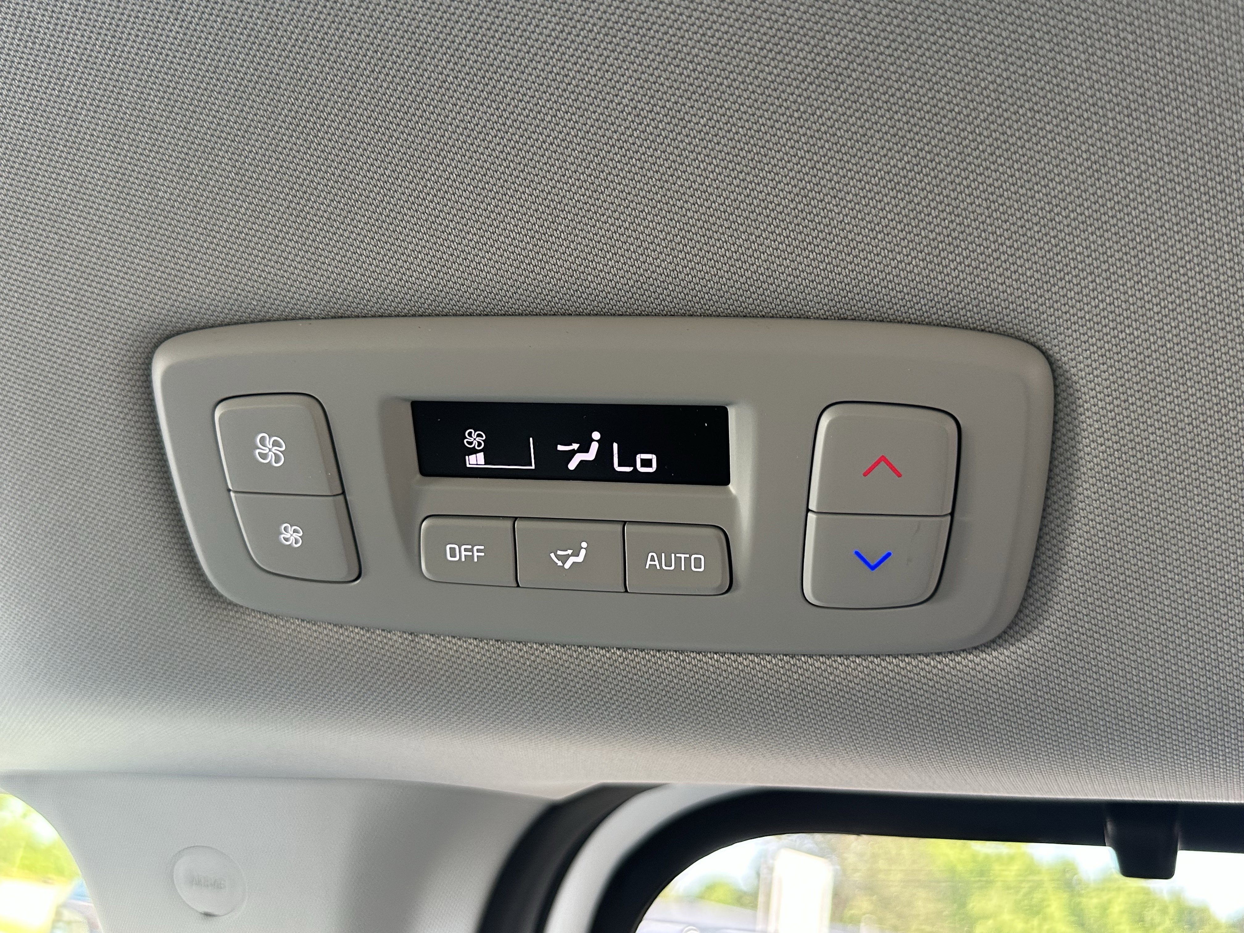 New 2026 Snow White Pearl Kia EX image 23