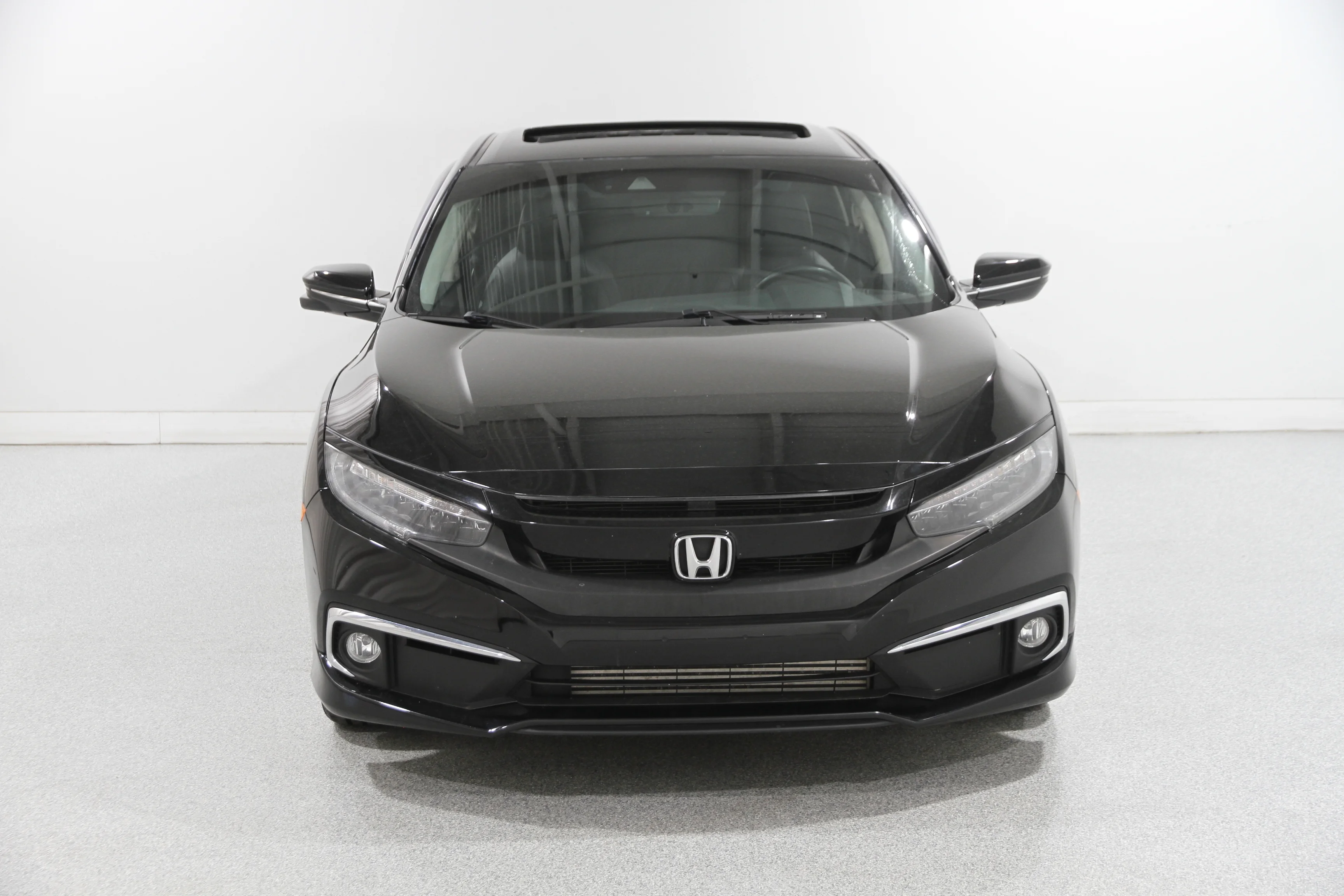 Used 2019 BLACK Honda Touring image 2