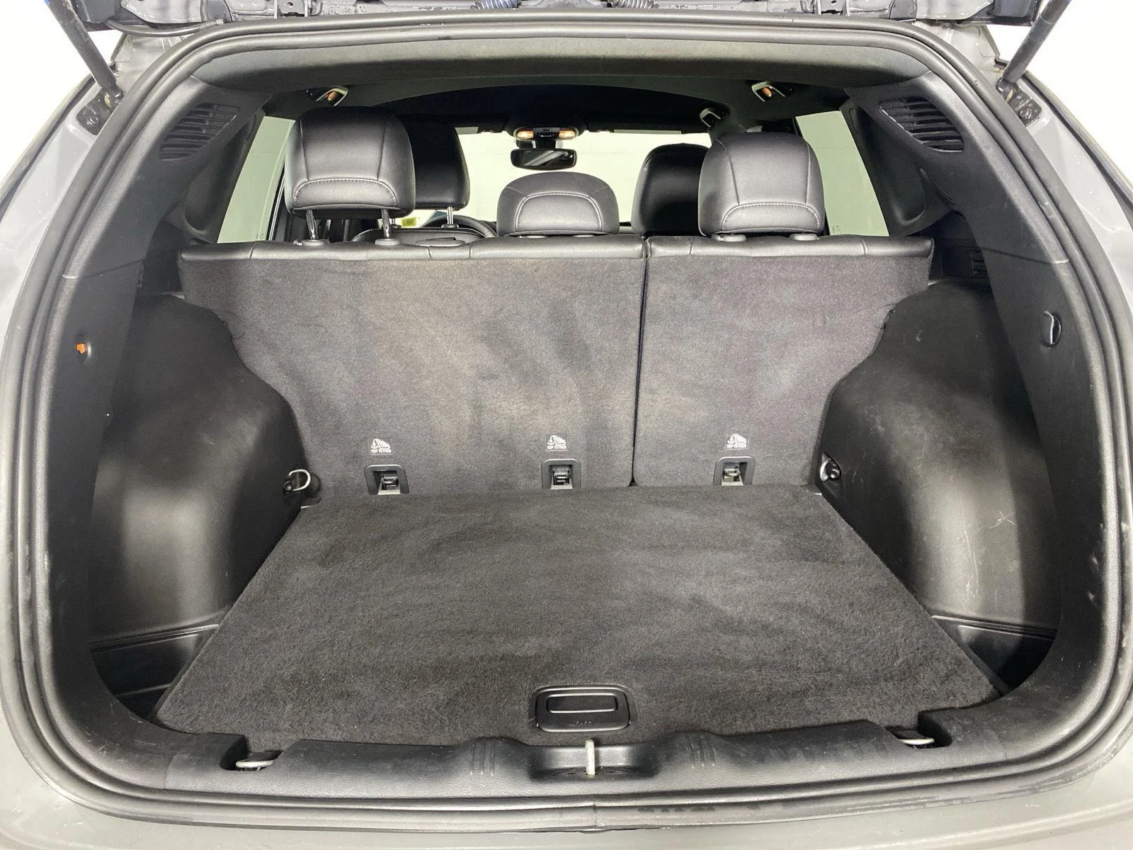 Used 2024 Sting-Gray Clearcoat Jeep Limited image 24
