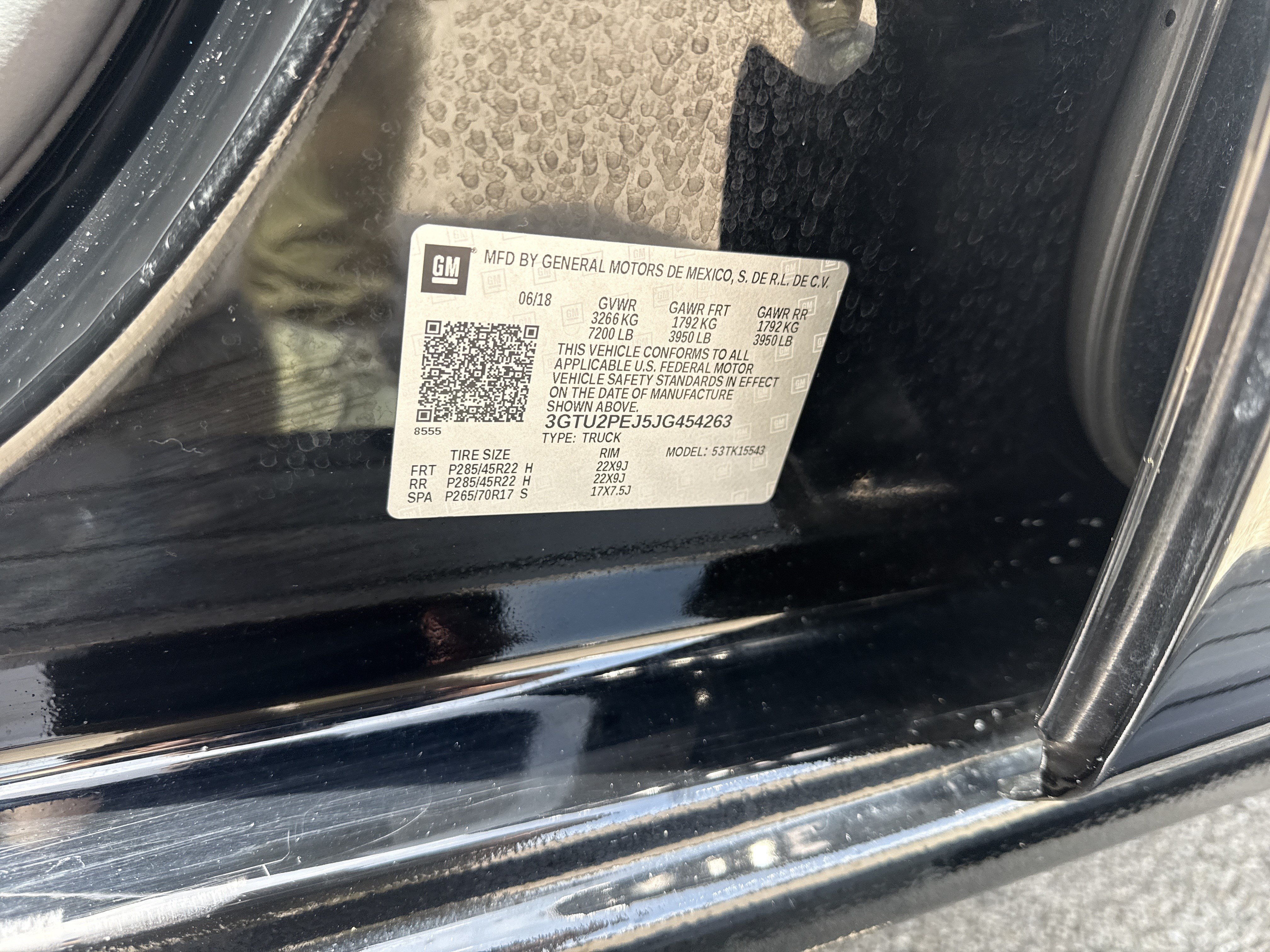 Used 2018 Onyx Black GMC Denali image 32