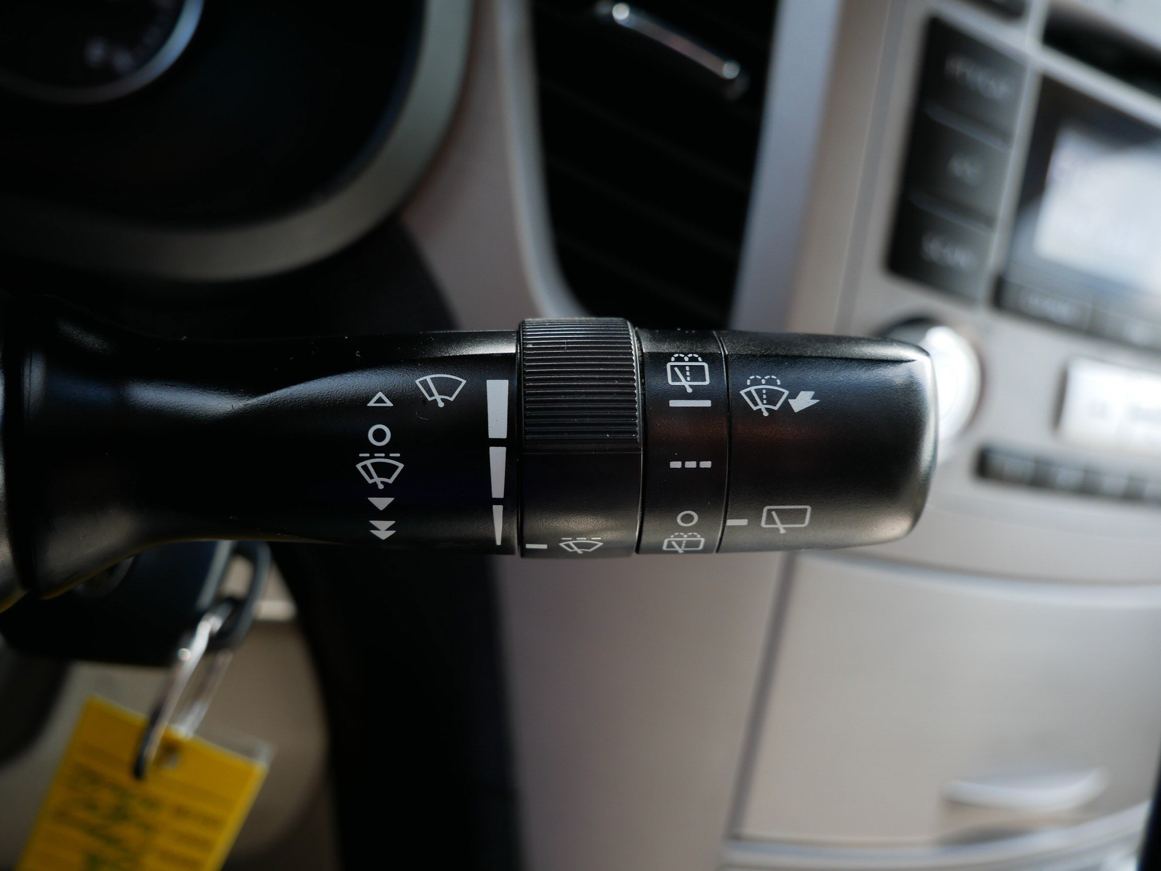 Used 2013 Satin White Pearl Subaru 2.5i Premium image 32
