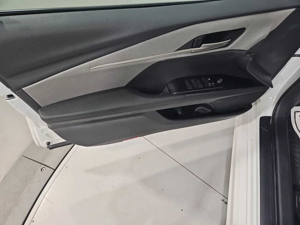 Used 2025  Toyota  image 10